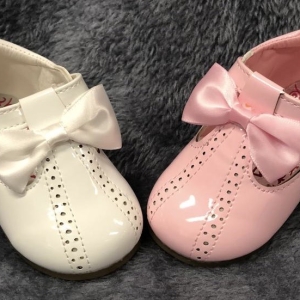 GIRL’S SHOES WITH BOW